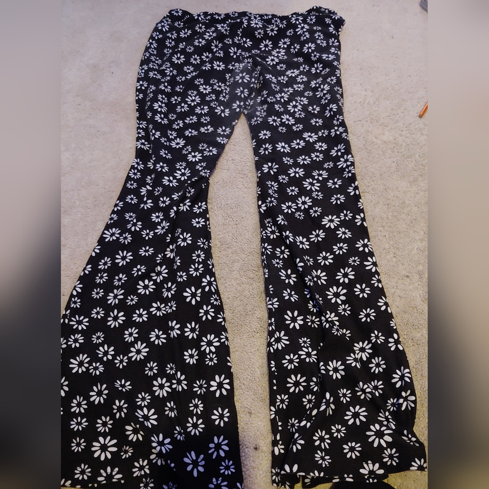 No boundaries flair leggings